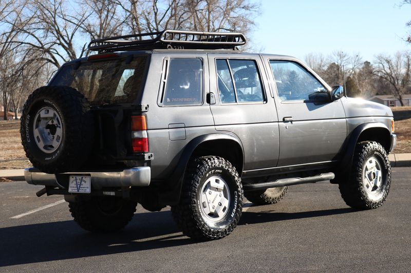 1993 Nissan Pathfinder Photos
