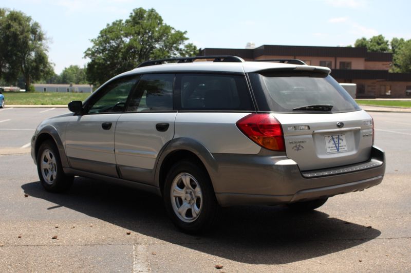 2007 Subaru Outback Photos