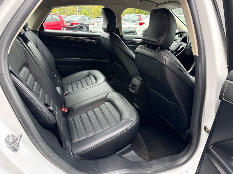 2018 Ford Fusion Hybrid SE photo 19