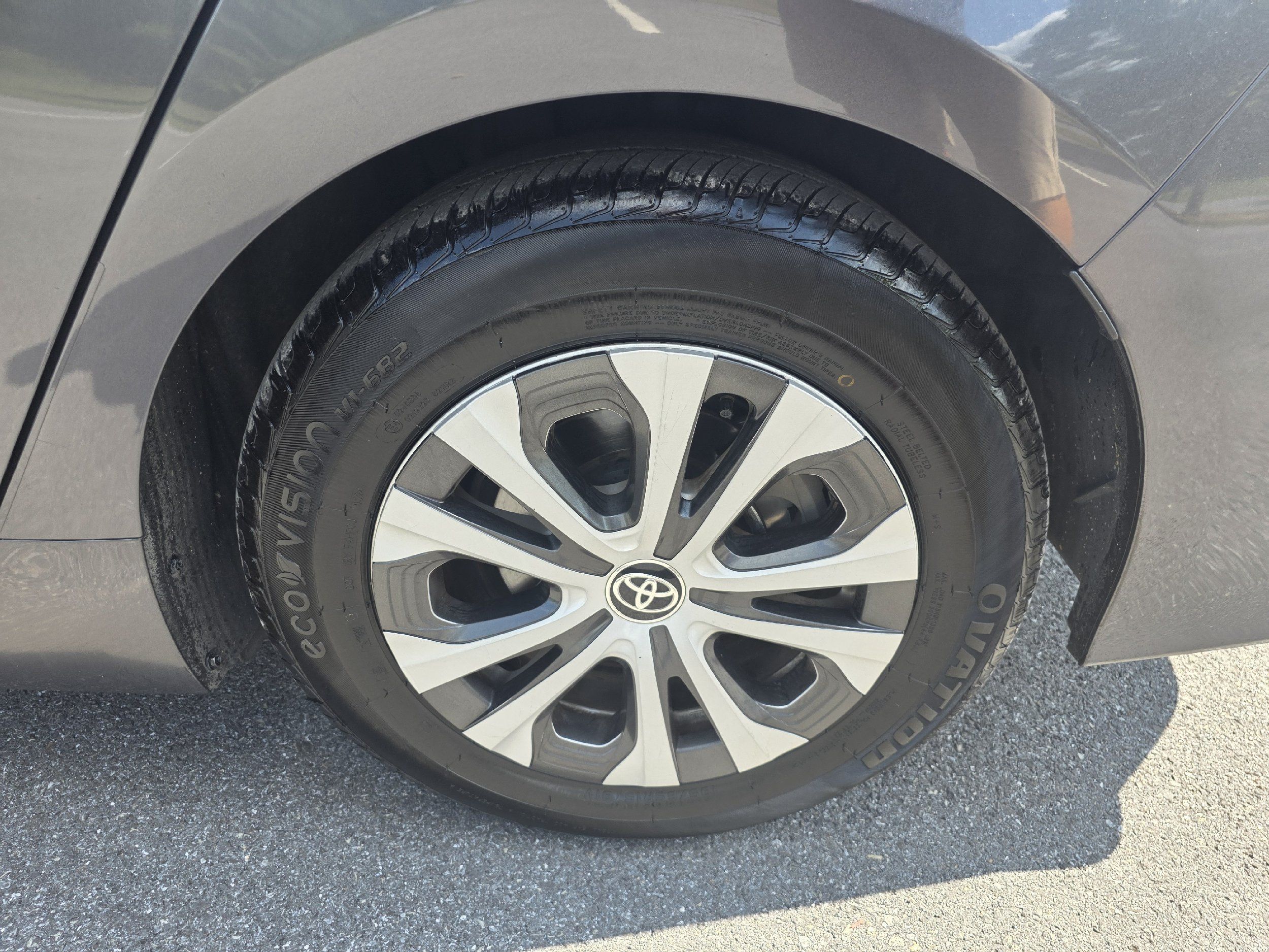 2022 Toyota Prius Prime XLE photo 29