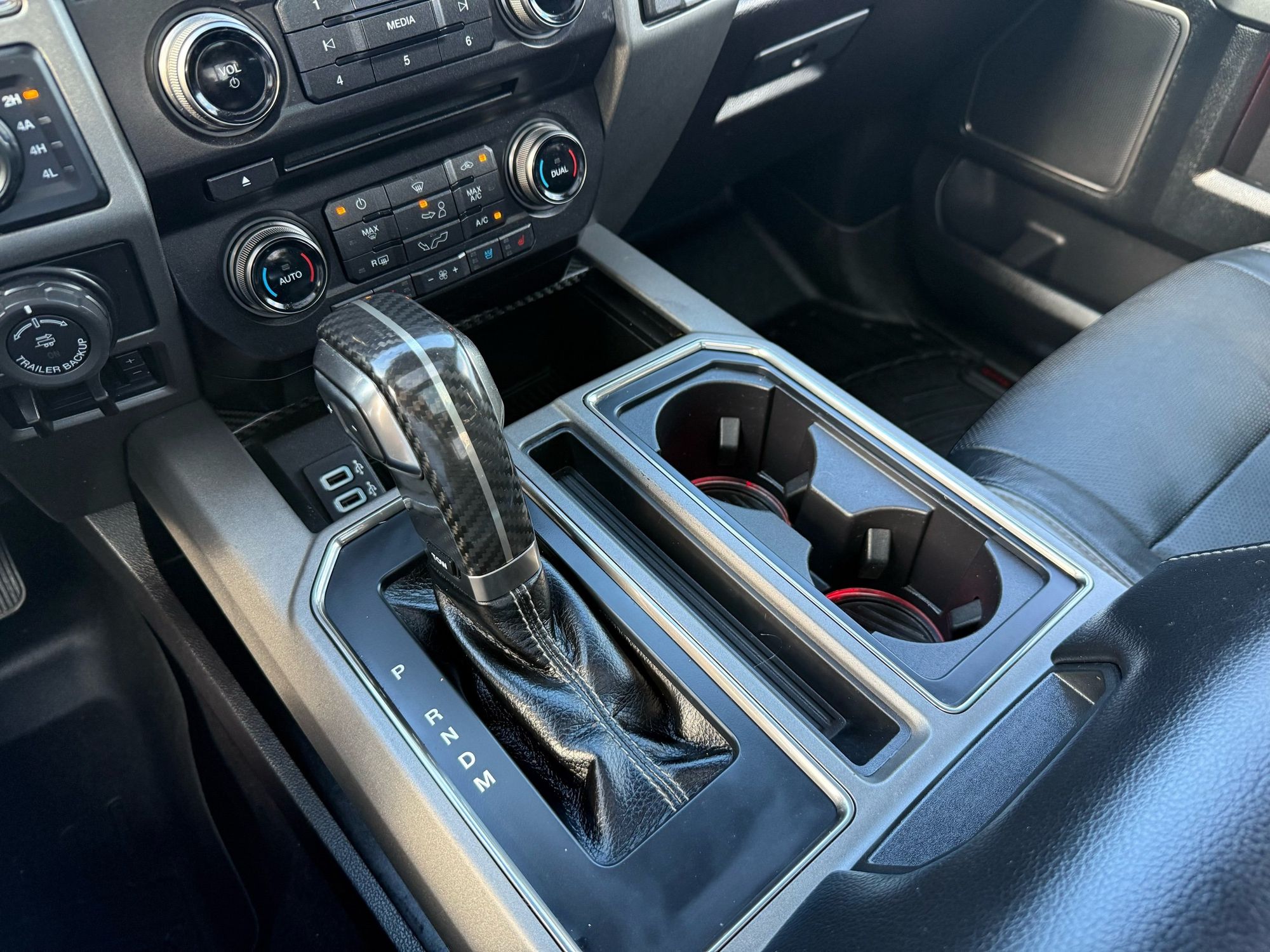 2017 Ford F-150 Raptor photo 34
