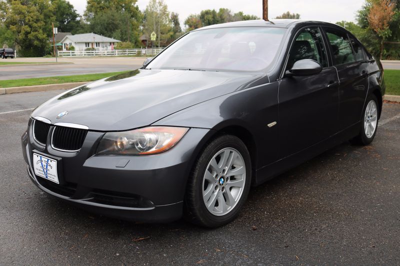 2006 BMW 325xi Photos