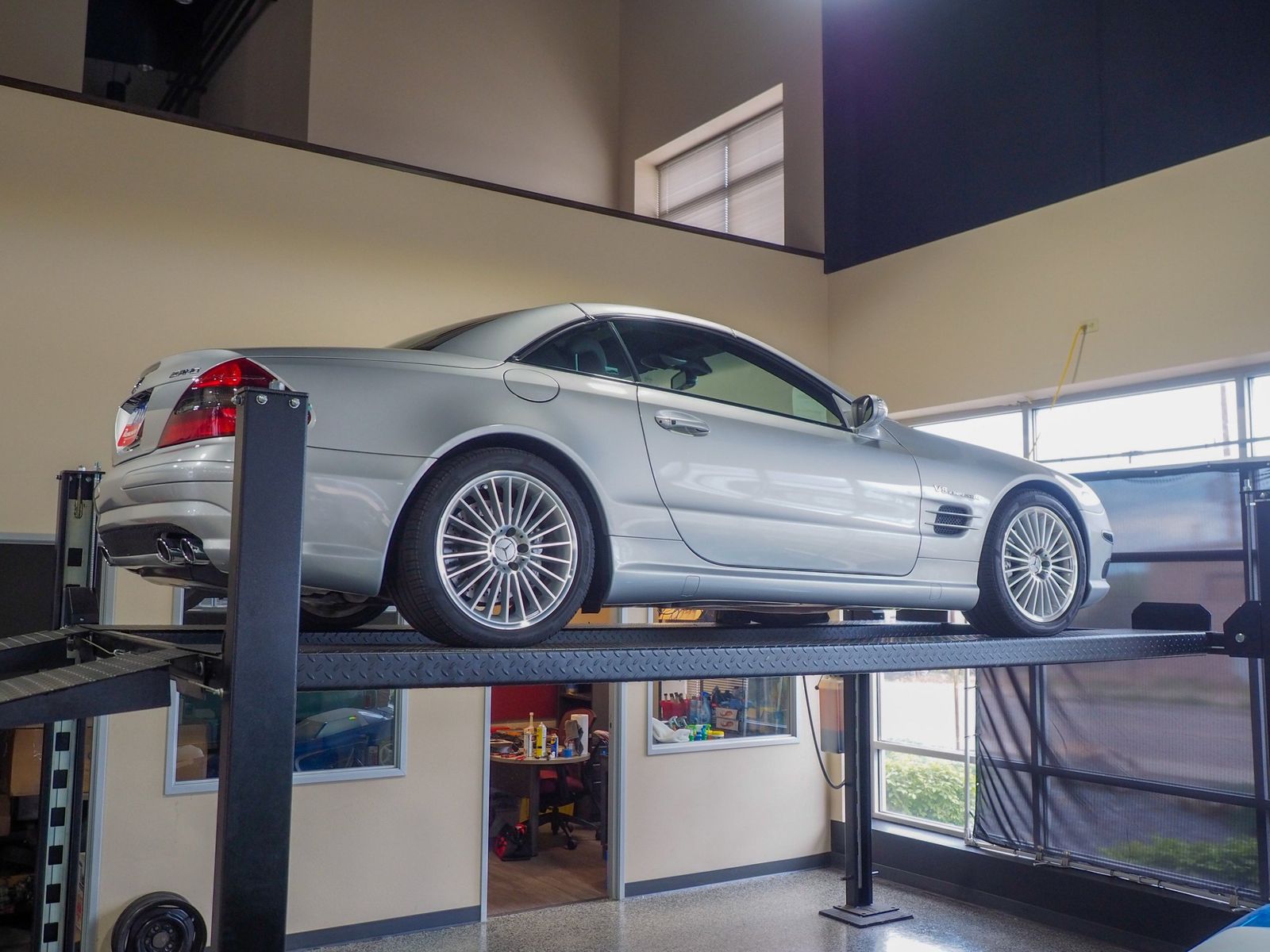 2004 Mercedes-Benz SL-Class 64