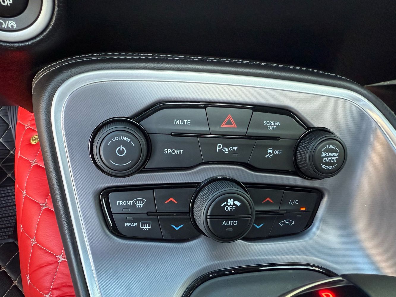 2019 Dodge Challenger R/T photo 27
