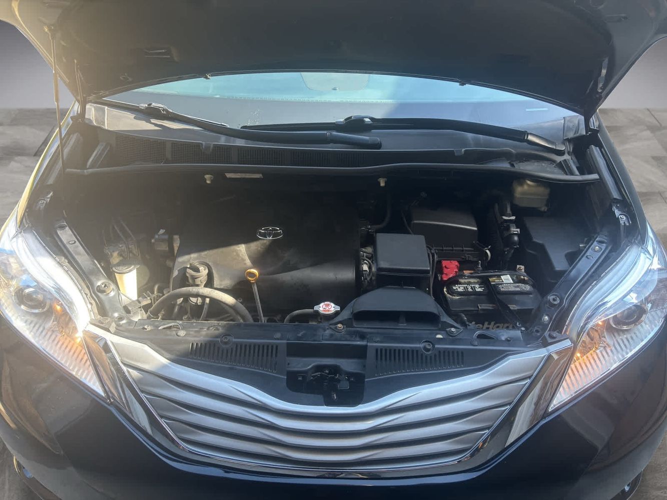 2017 Toyota Sienna XLE Premium photo 25