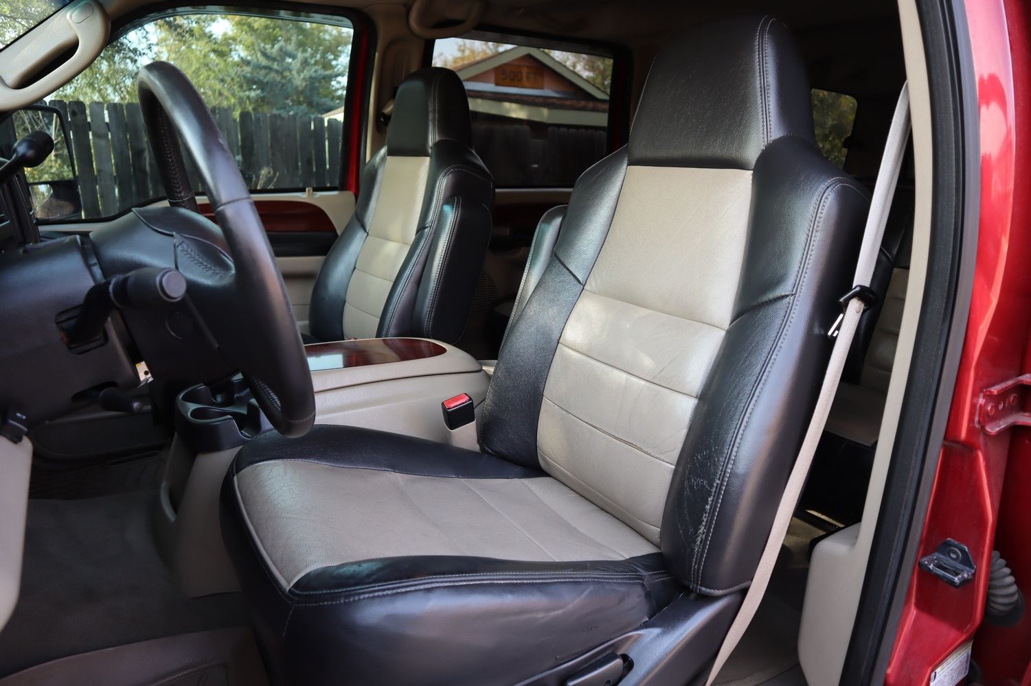 2005 excursion eddie bauer seats