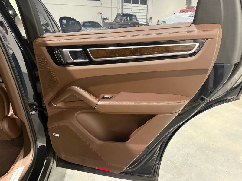 2022 Porsche Cayenne, photo 19