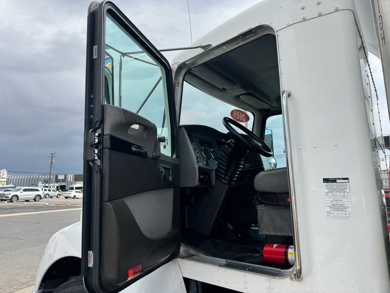 2019 Kenworth T3 Series photo 16