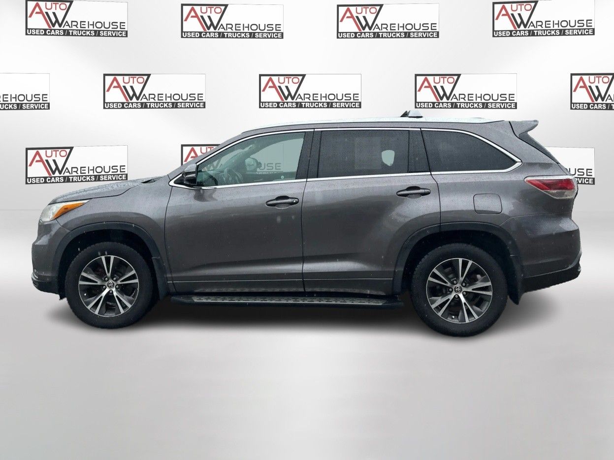2016 Toyota Highlander XLE photo 6