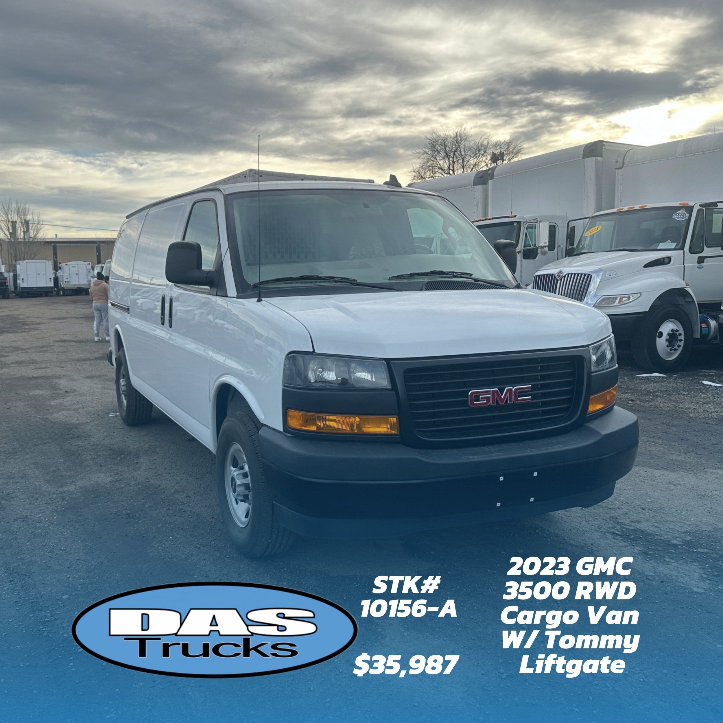 2023 GMC Savana LT's photo