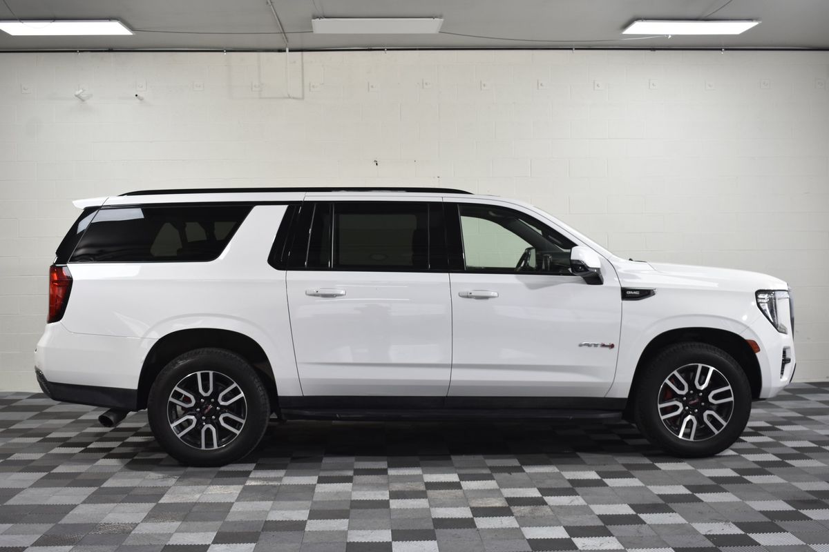 2022 GMC Yukon XL 4WD AT4