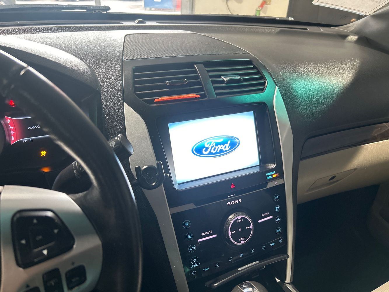 2012 Ford Explorer Limited photo 16