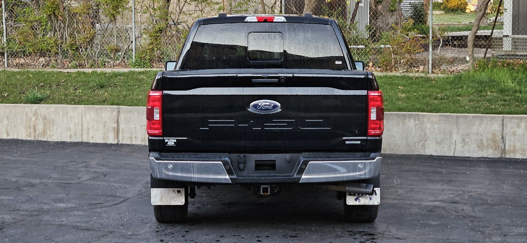 View vehicle photo 4