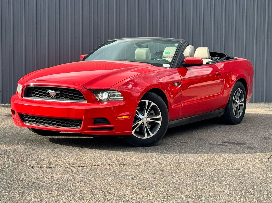 2014 Ford Mustang V6 Convertible