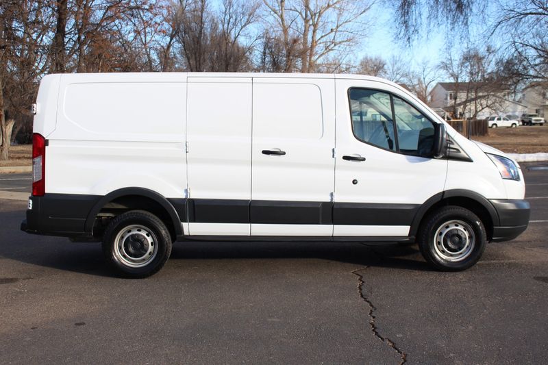 2015 Ford Transit Cargo Photos