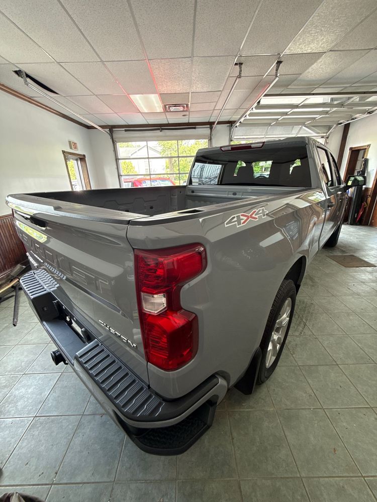 2024 Chevrolet Silverado 1500 Custom photo 4