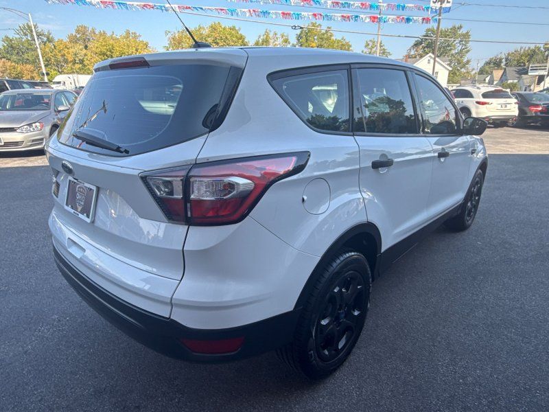 2017 Ford Escape S photo 5