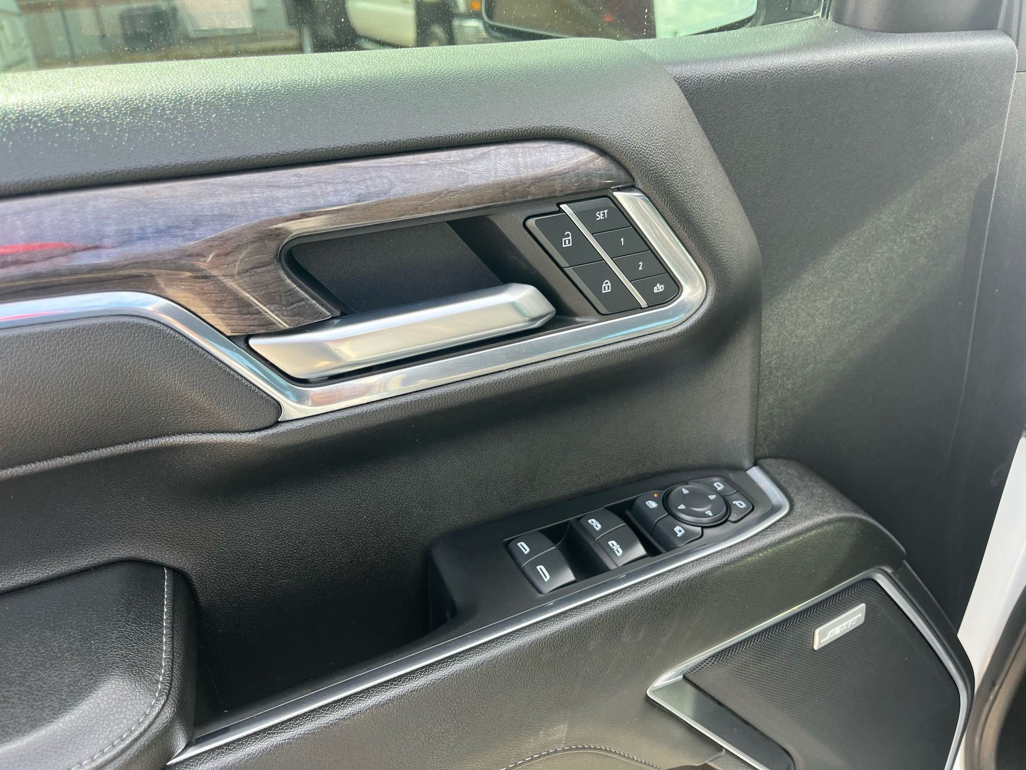 2024 Chevrolet Silverado 1500 LTZ photo 9
