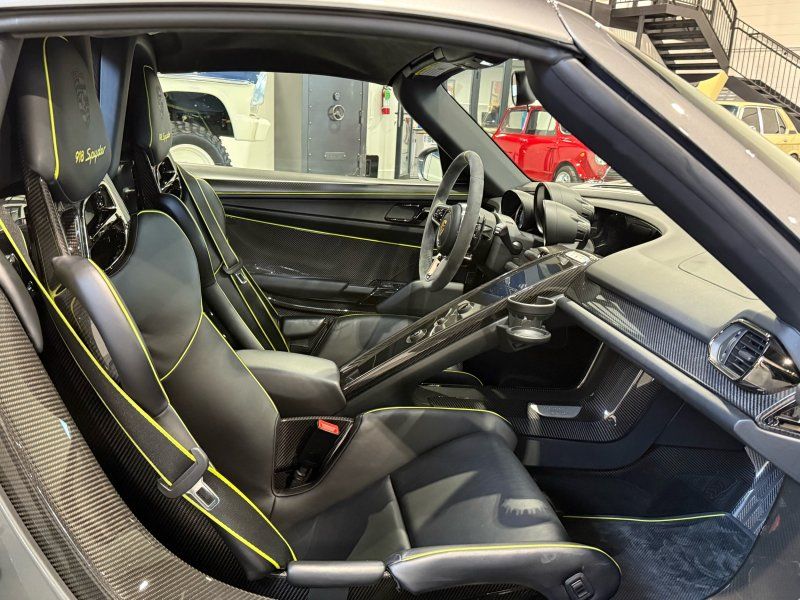 2015 Porsche 918 Spyder, photo 12