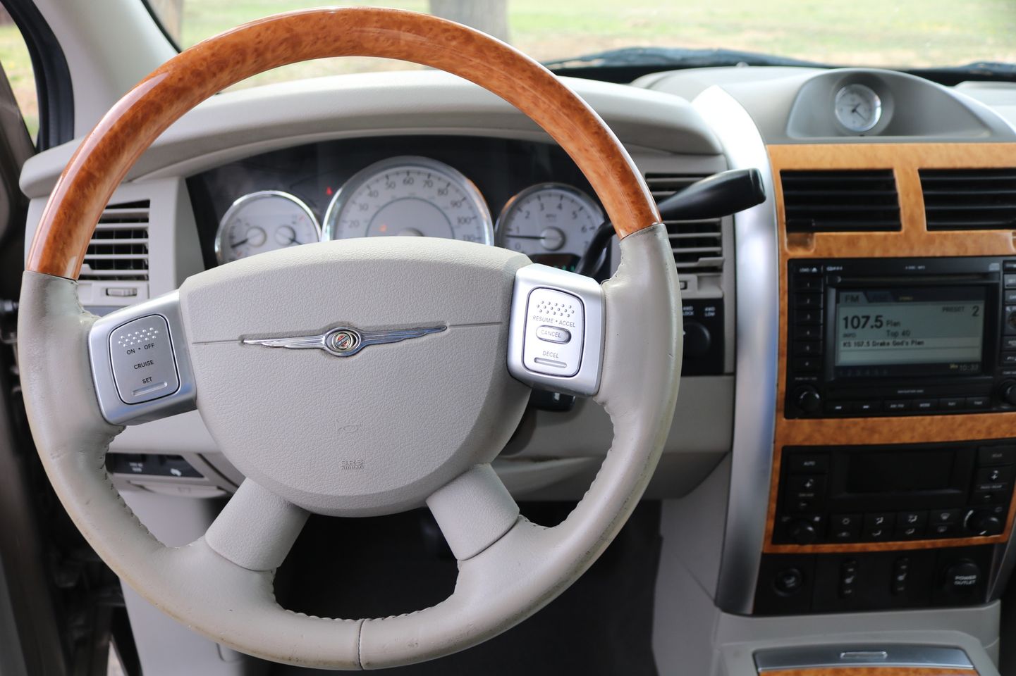 2007 Chrysler Aspen Limited | Victory Motors of Colorado
