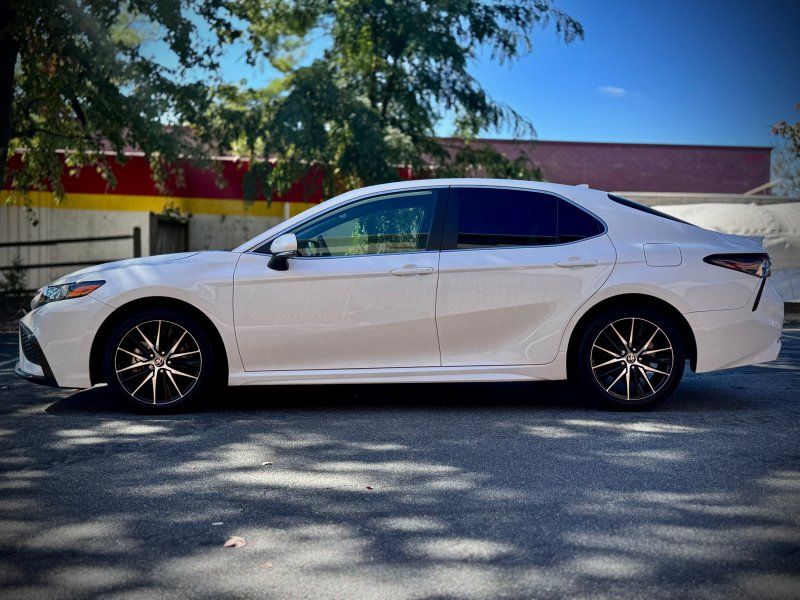 2024 Toyota Camry SE photo 4