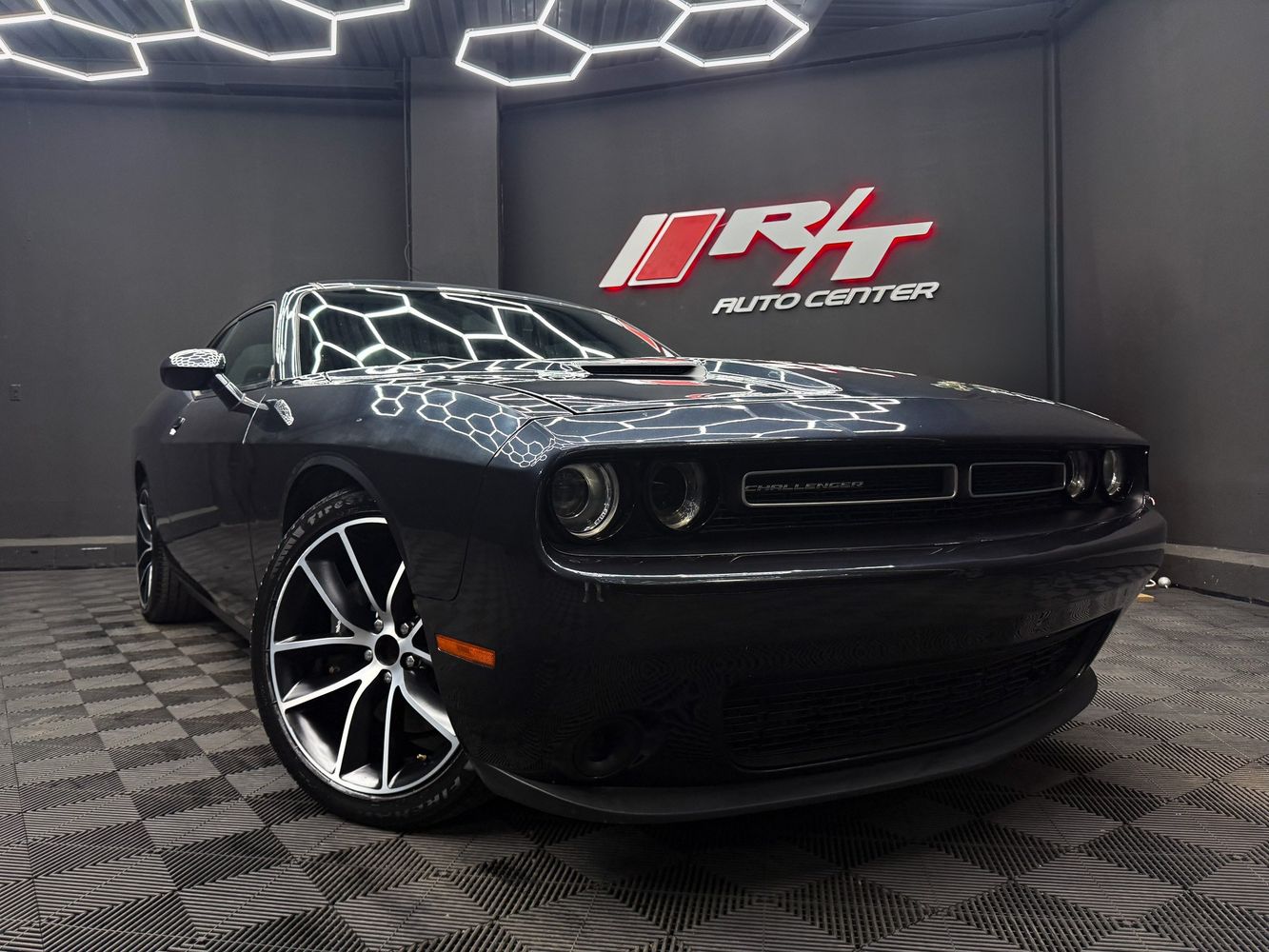 2018 Dodge Challenger SXT's photo