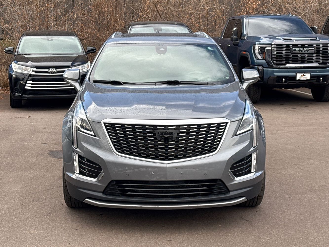 2021 Cadillac XT5 Premium Luxury photo 2