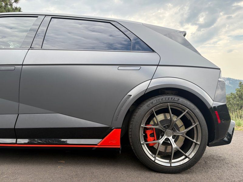 2025 Hyundai IONIQ 5 N - Photo 10