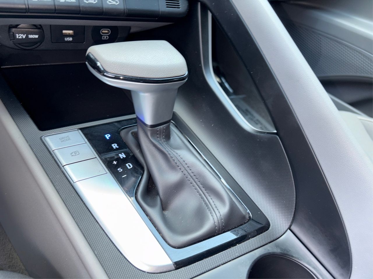 2024 Hyundai Elantra SEL - Photo 34