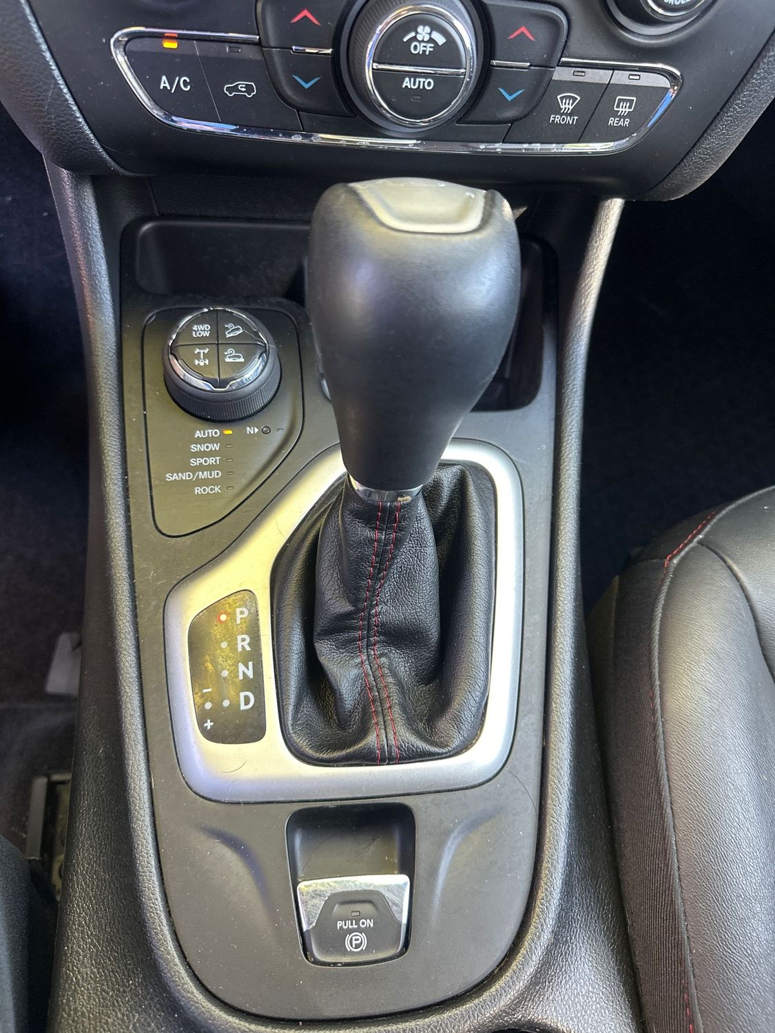 2018 Jeep Cherokee Trailhawk photo 12