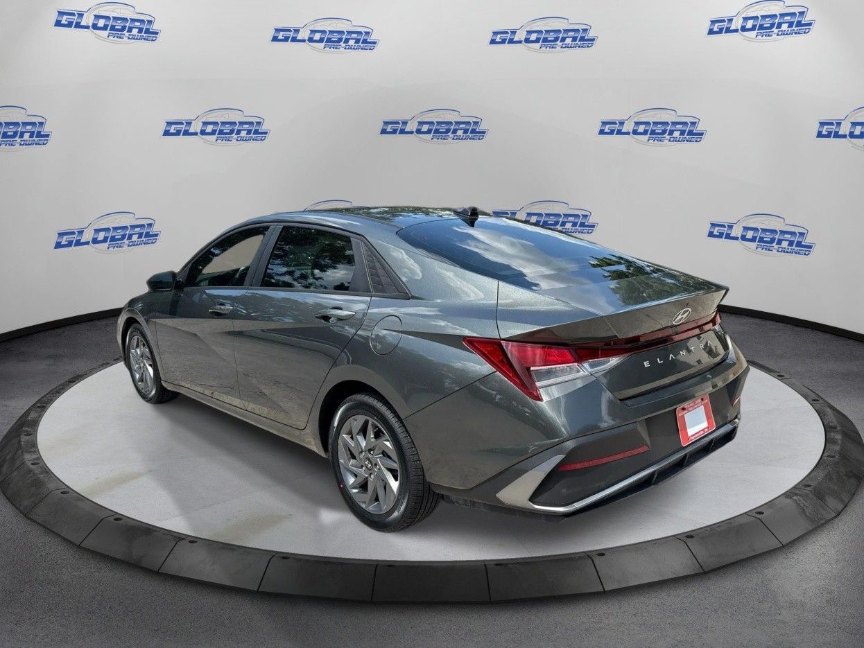 2024 Hyundai Elantra SEL - Photo 7