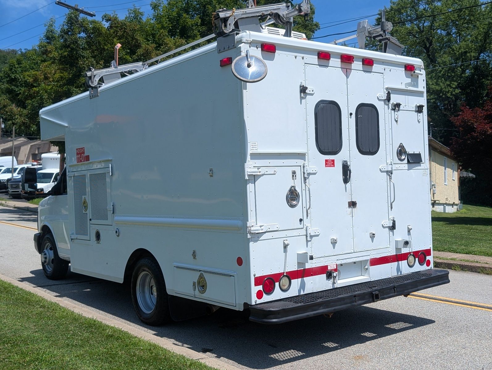 2009 Chevrolet Express Cutaway 7