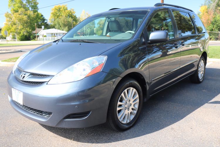 2009 Toyota Sienna XLE | Victory Motors of Colorado