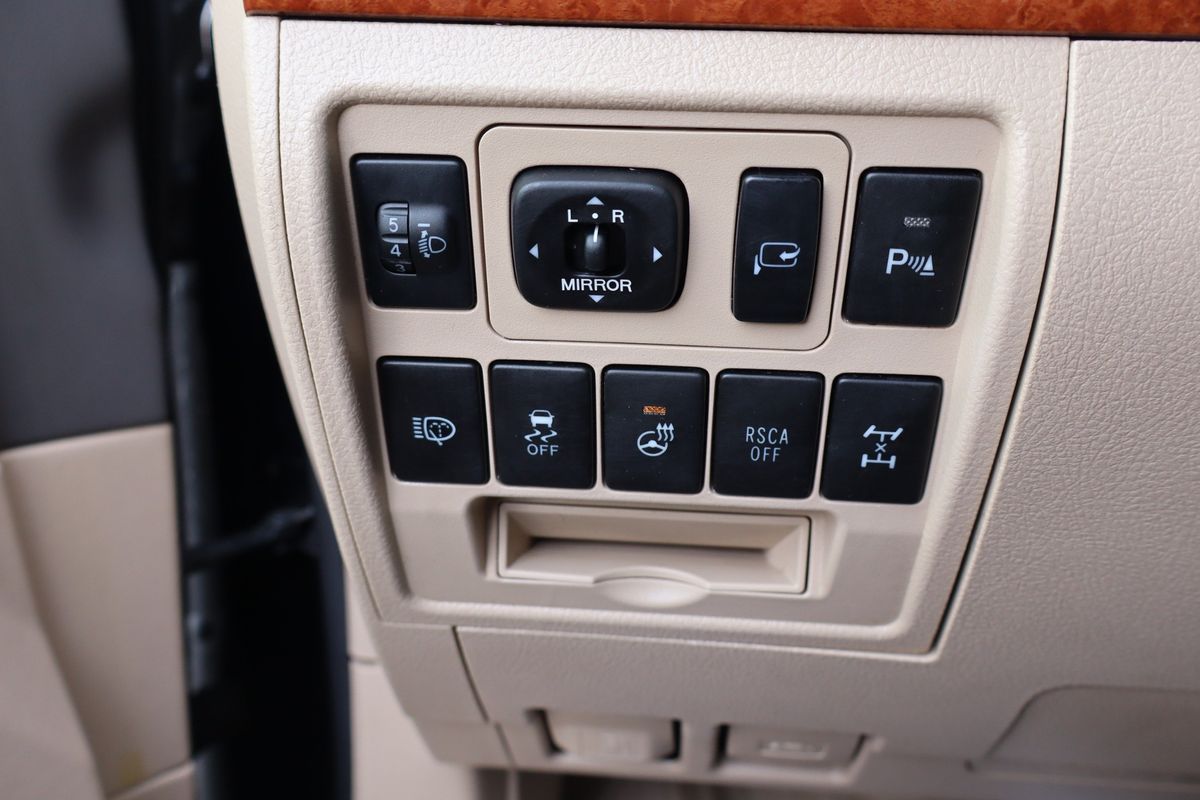 2013 Toyota Land Cruiser 