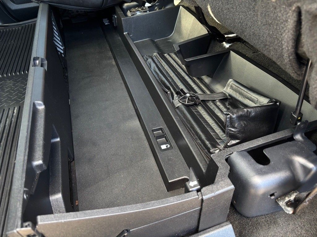 2017 Ford F-250 Lariat photo 19