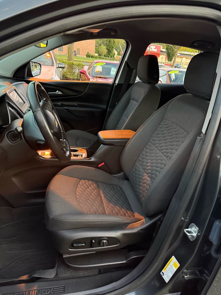 2021 Chevrolet Equinox LT photo 9