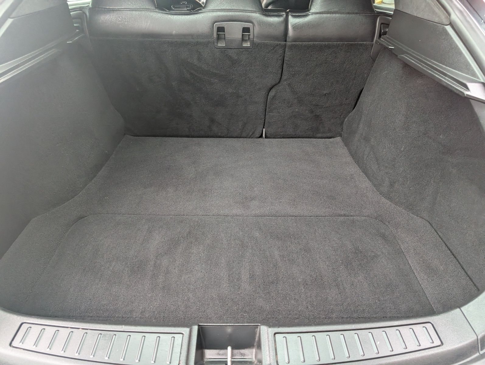 2014 Tesla Model S 42