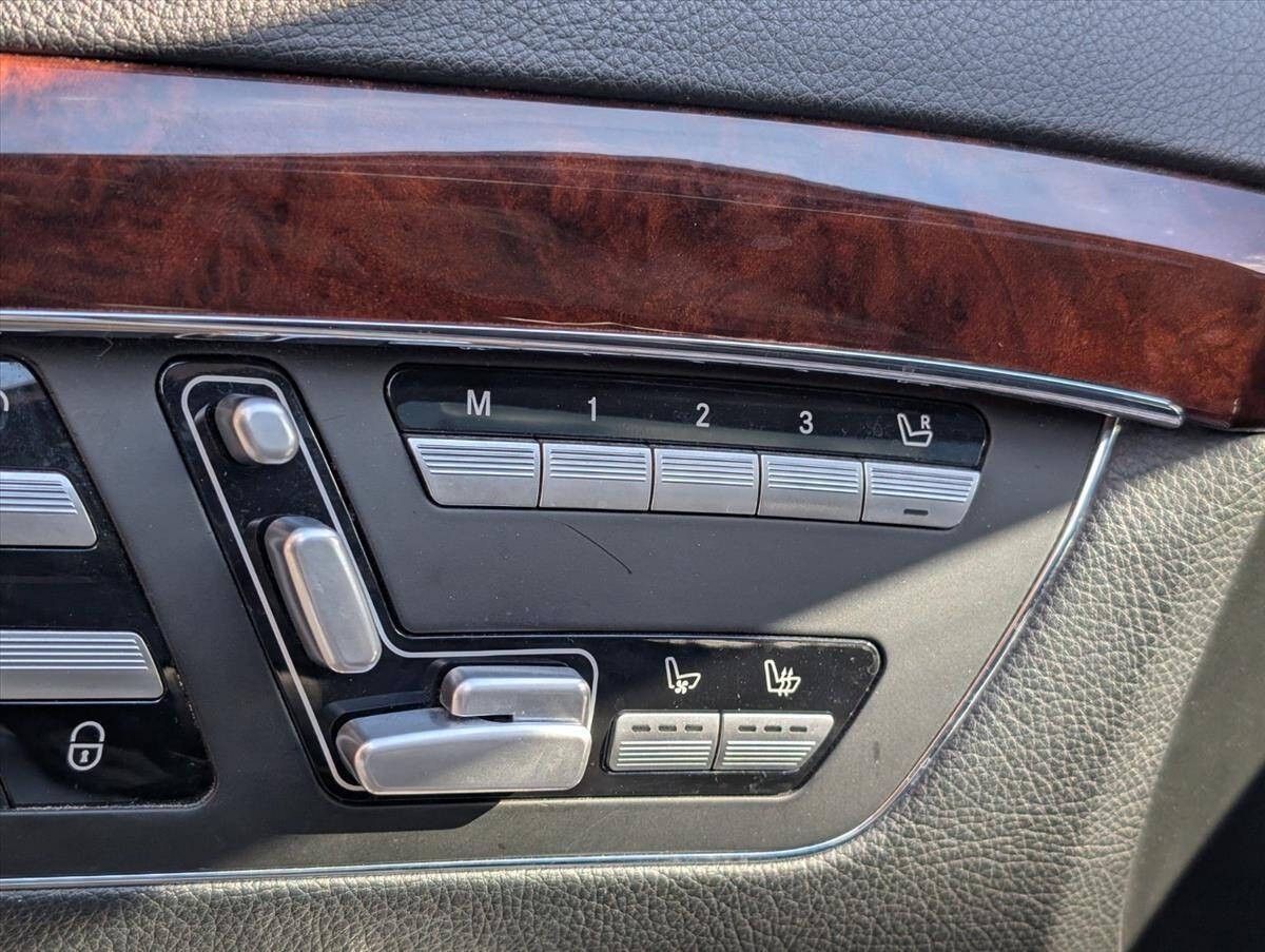 2009 Mercedes-Benz S-Class 39