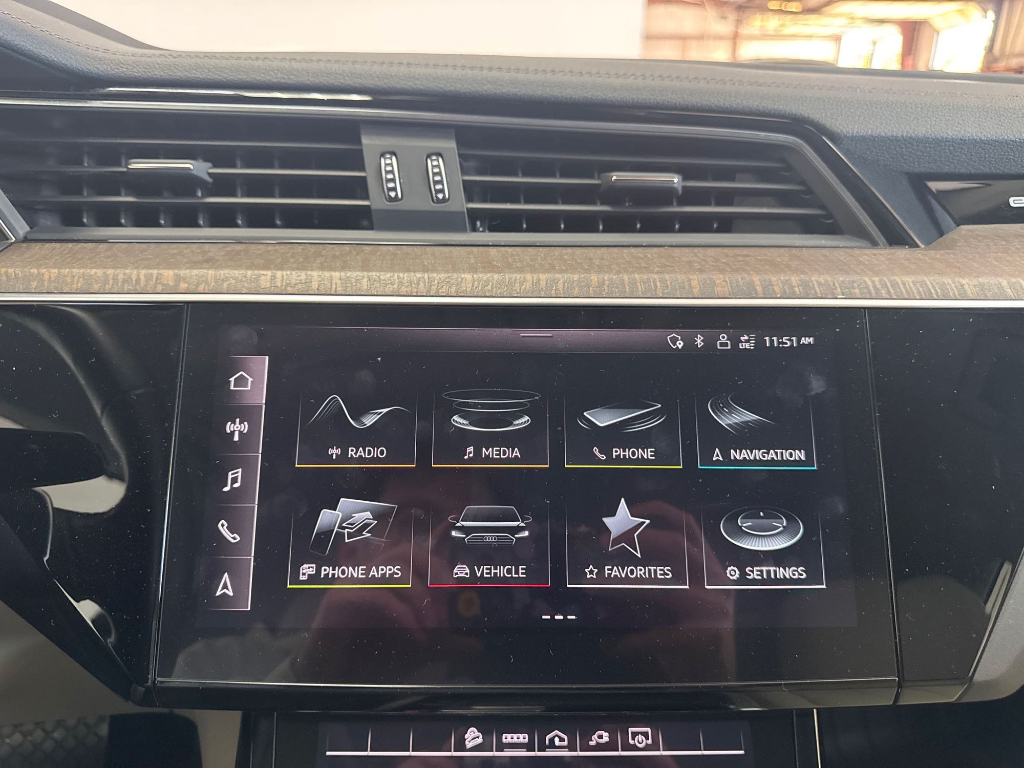 2022 Audi e-tron Premium Plus photo 15