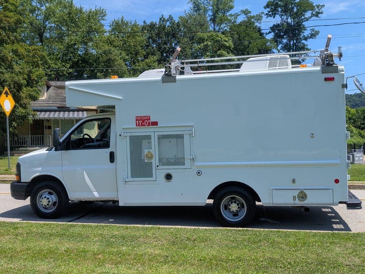 2008 Chevrolet Express Cutaway 9