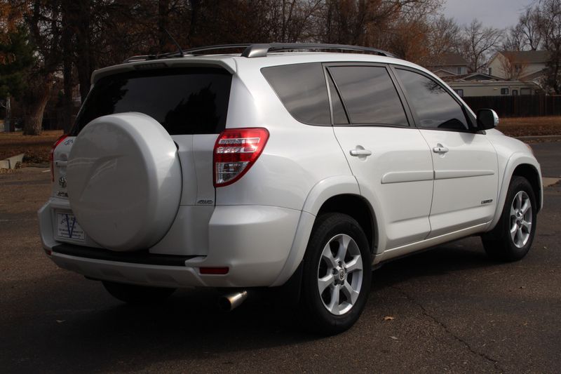 2011 Toyota RAV4 Photos