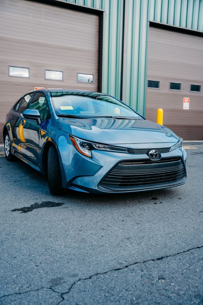 2024 Toyota Corolla LE photo 3