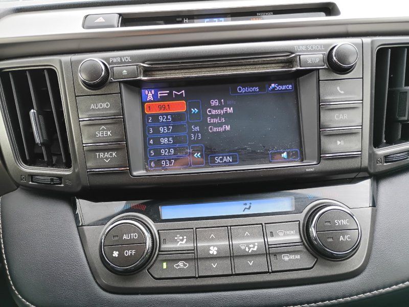 2013 Toyota RAV4 XLE photo 10