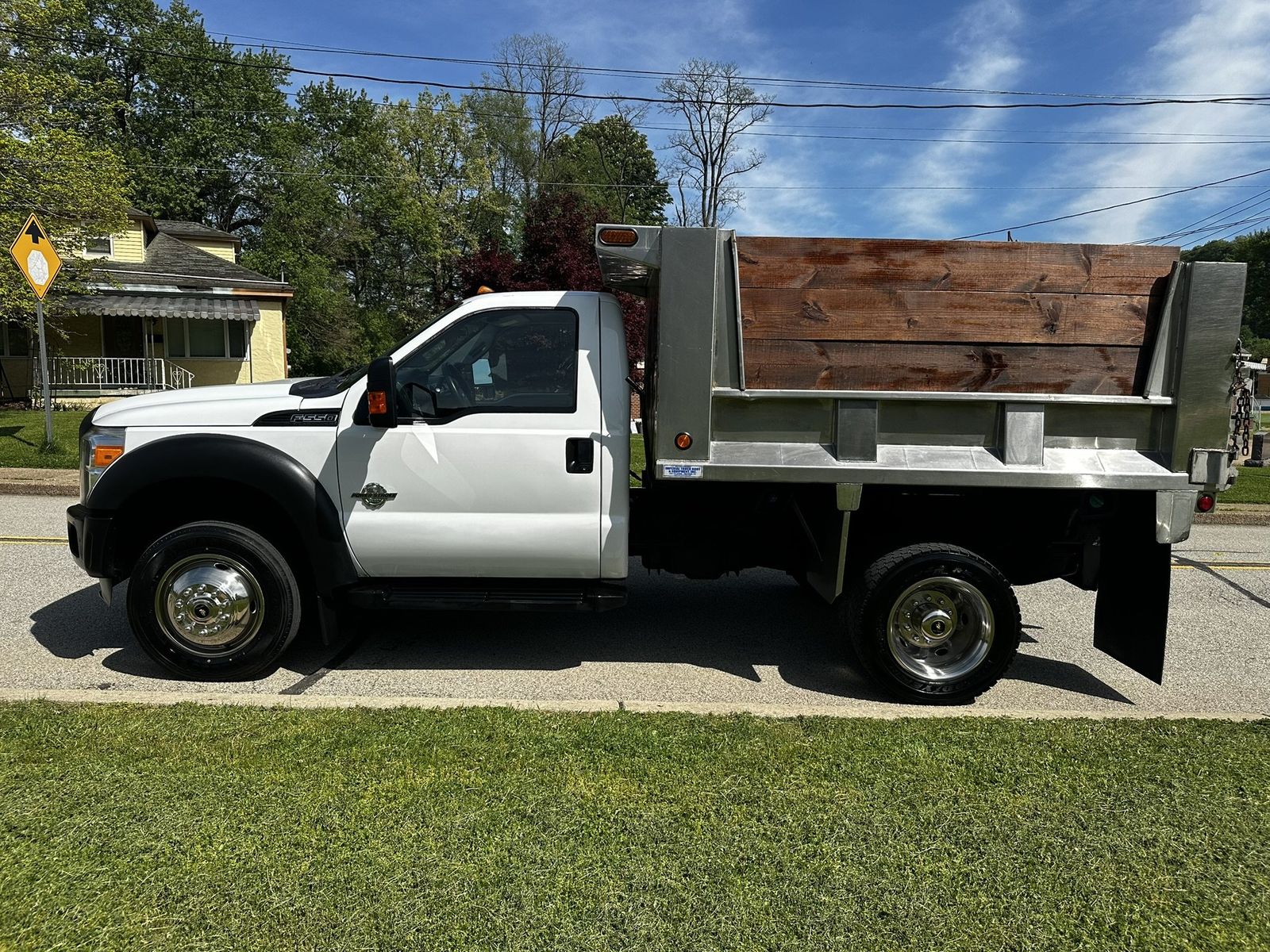 2014 Ford F-550 Chassis 57