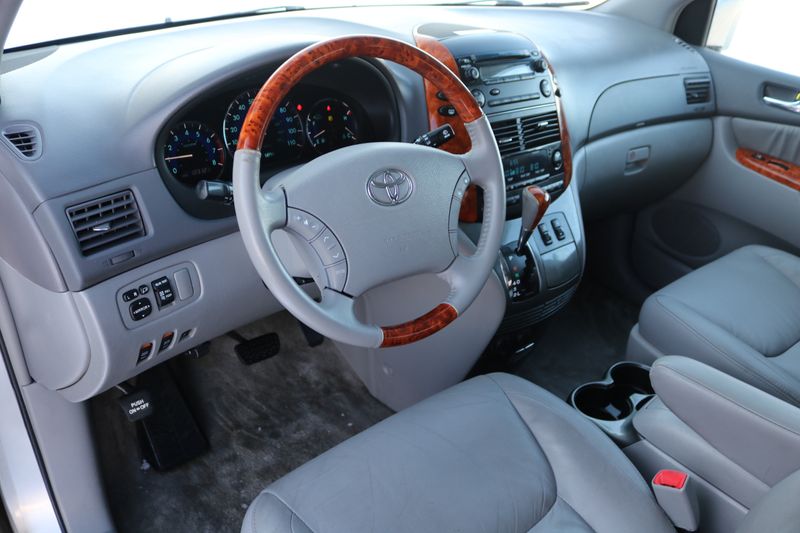 2009 Toyota Sienna Limited | Victory Motors of Colorado