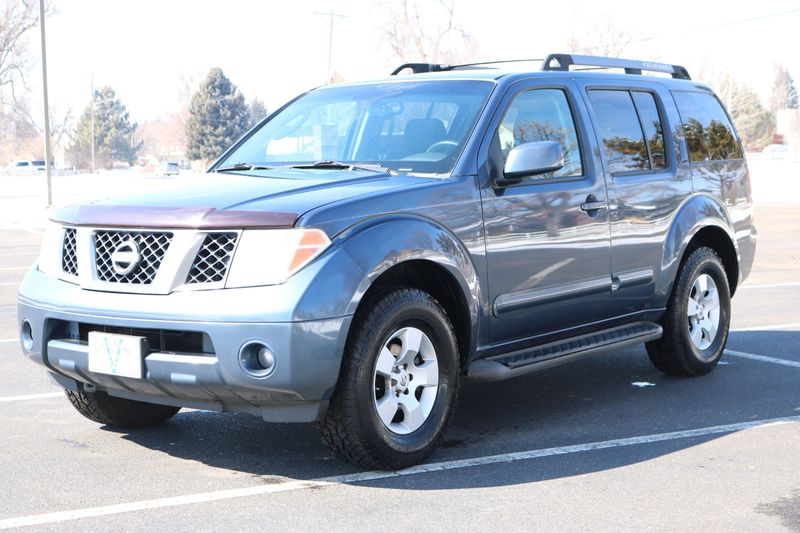 2005 Nissan Pathfinder Photos