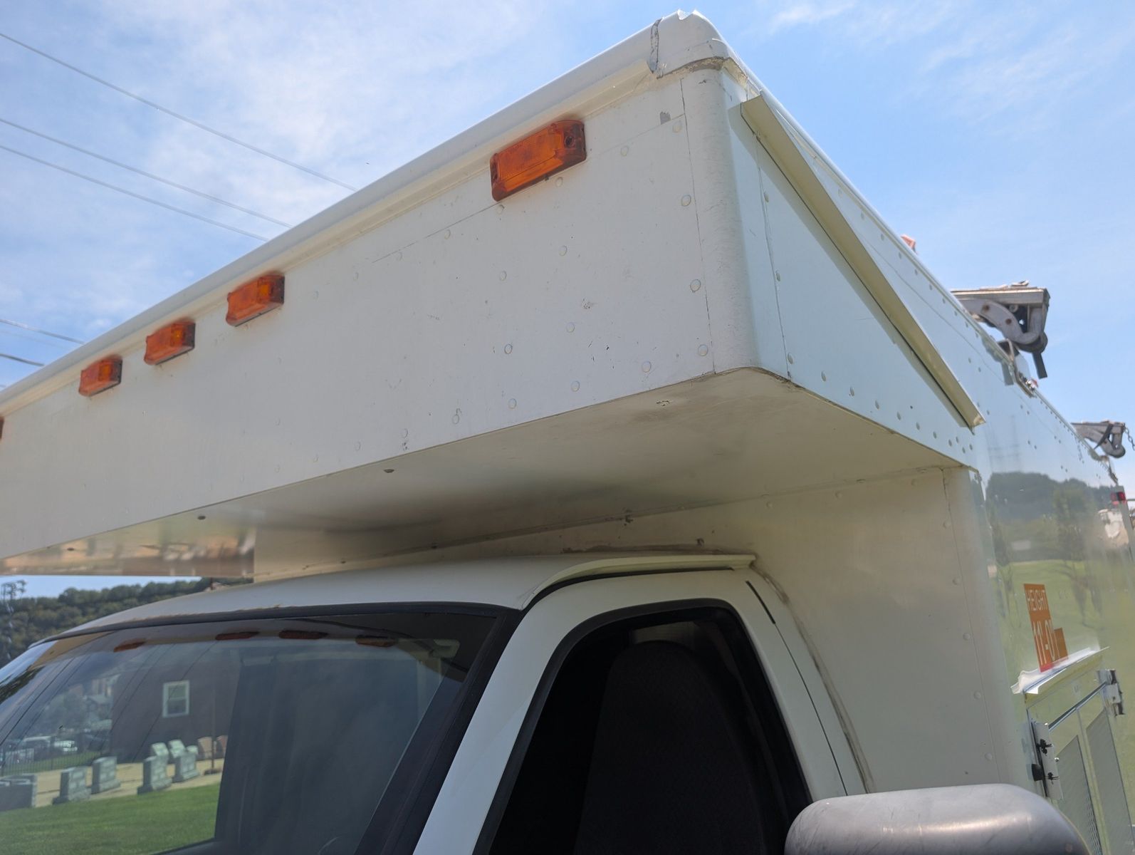 2009 Chevrolet Express Cutaway 71