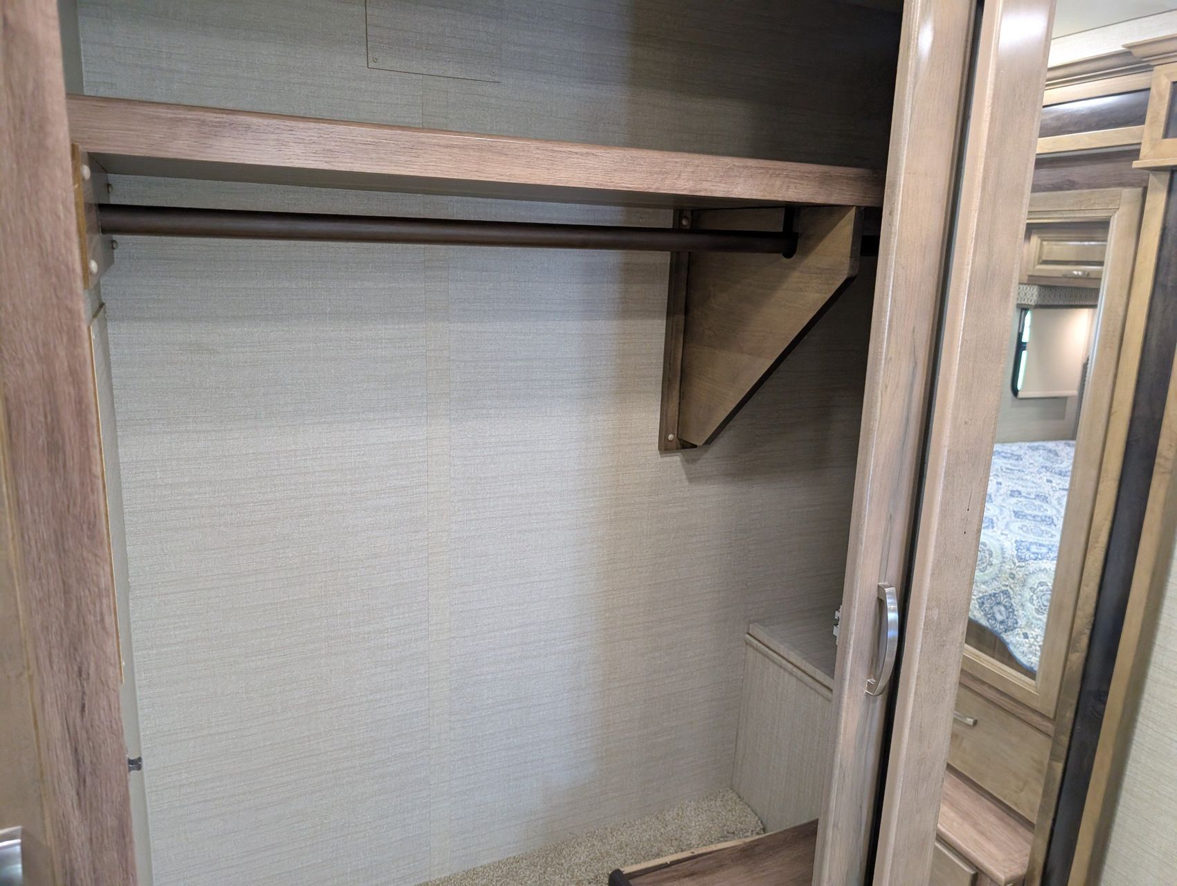 2019 Jayco Embark 105