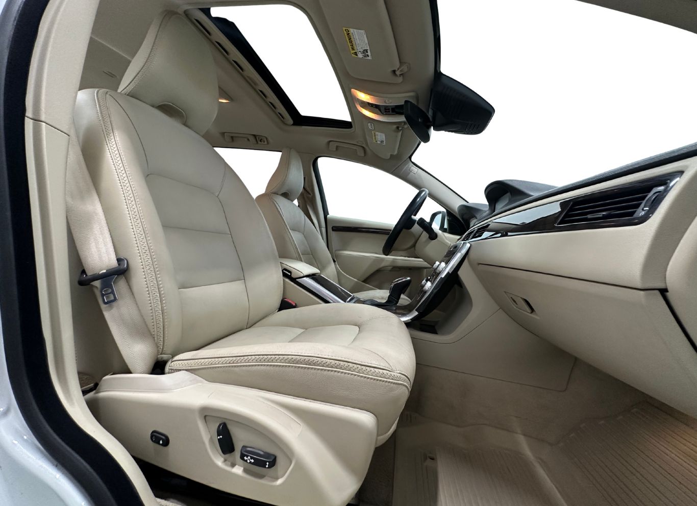 2016 Volvo XC70 T5 Platinum photo 14