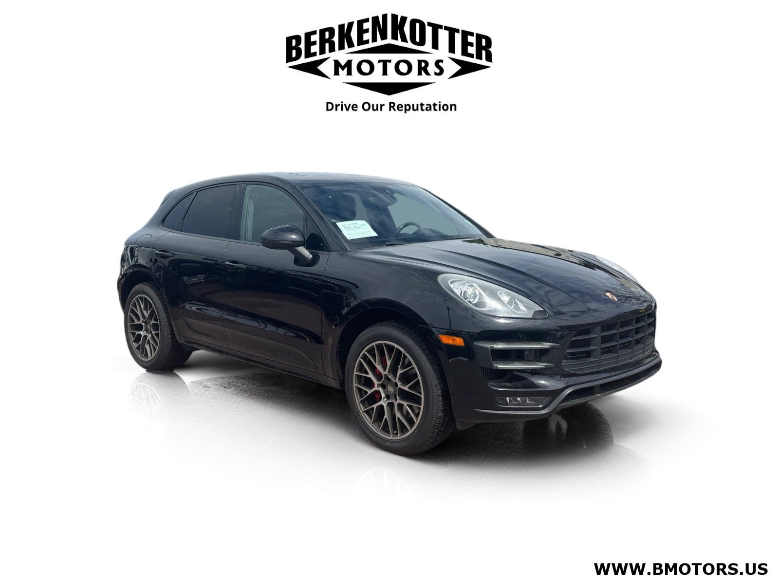 2015 Porsche Macan Turbo's photo